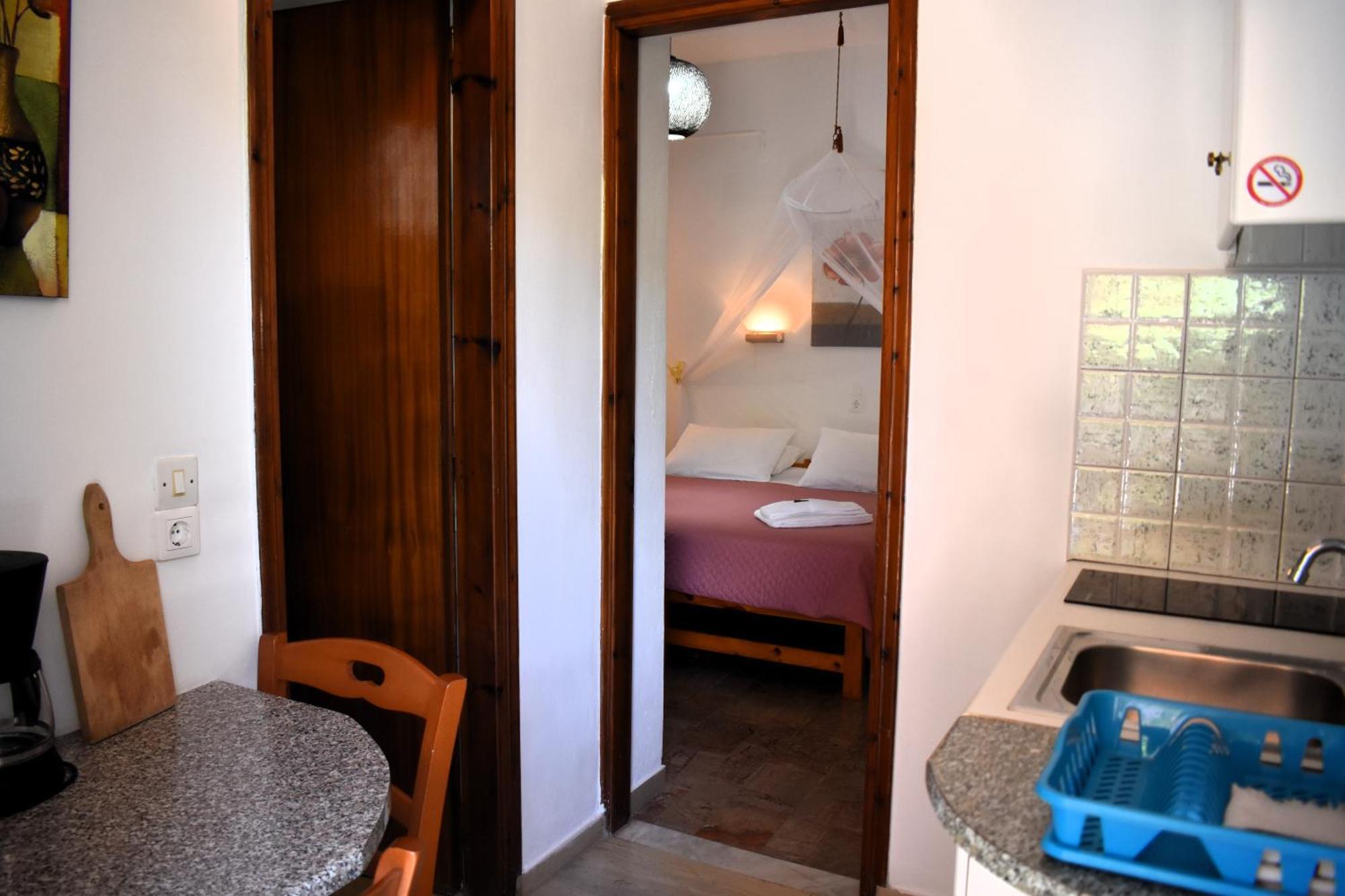 Kostas Apartments & Studios Agios Georgios Pagon Extérieur photo