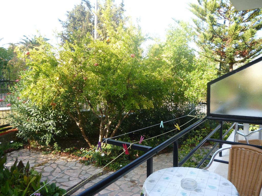 Kostas Apartments & Studios Agios Georgios Pagon Extérieur photo