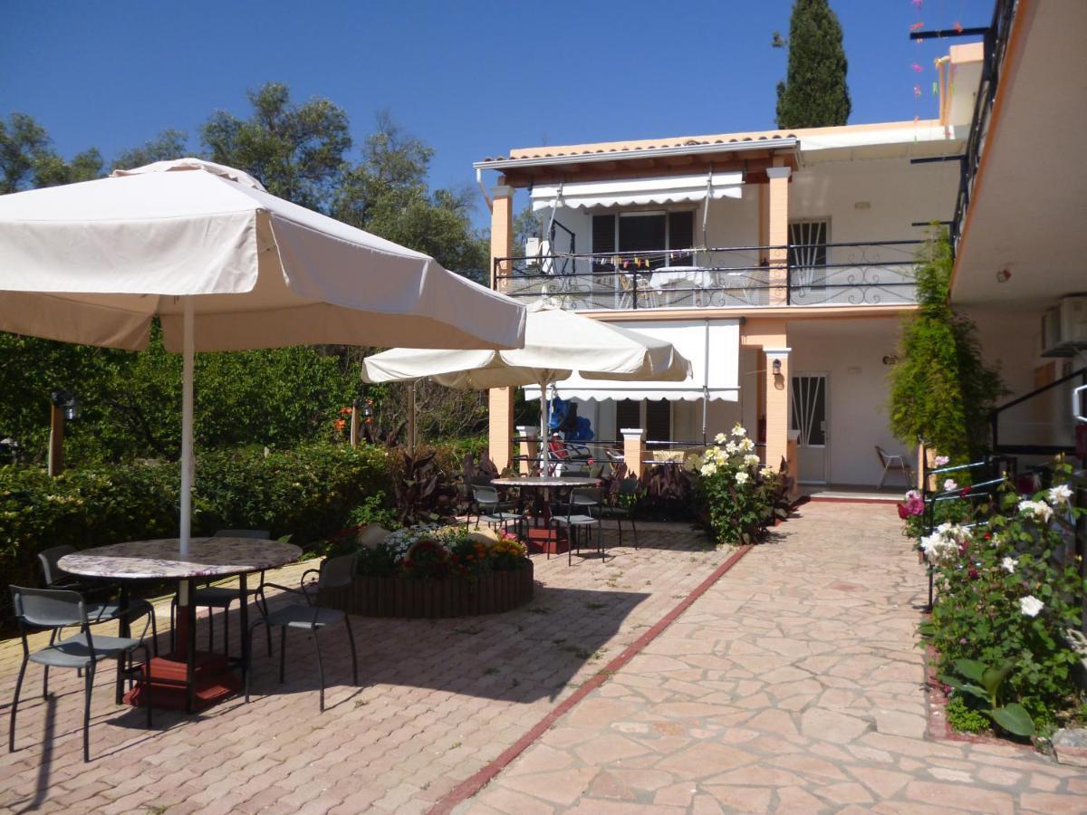 Kostas Apartments & Studios Agios Georgios Pagon Extérieur photo