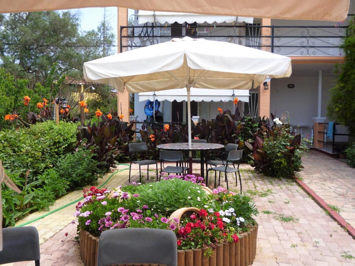 Kostas Apartments & Studios Agios Georgios Pagon Extérieur photo