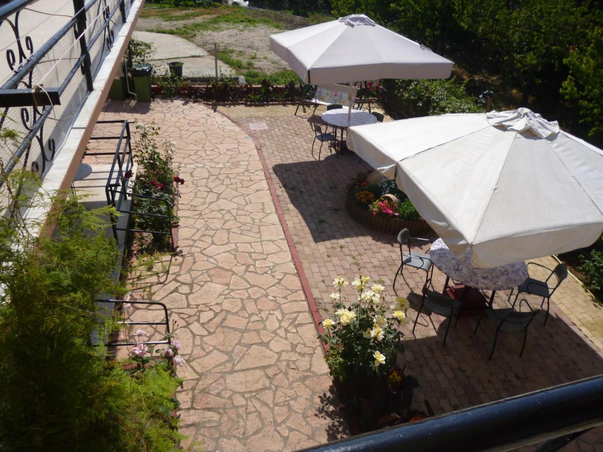 Kostas Apartments & Studios Agios Georgios Pagon Extérieur photo