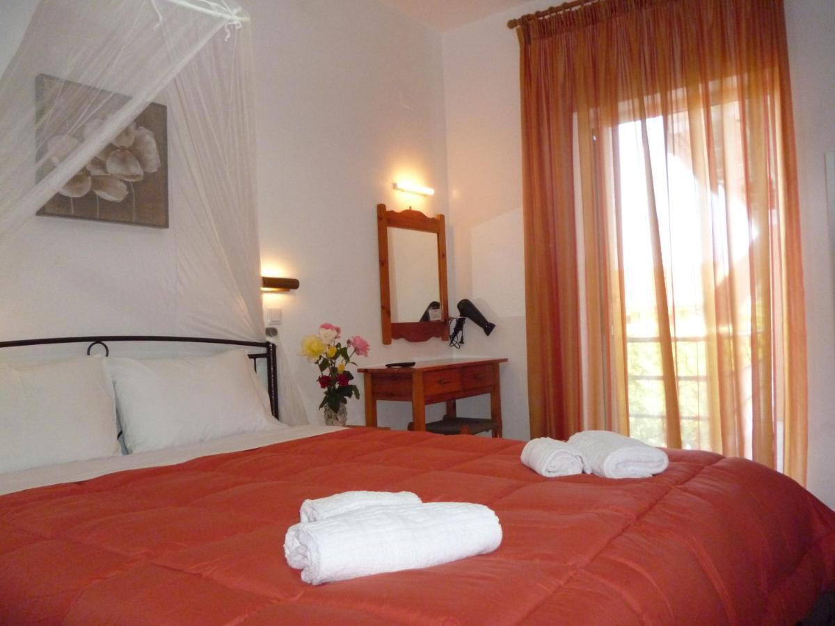 Kostas Apartments & Studios Agios Georgios Pagon Extérieur photo