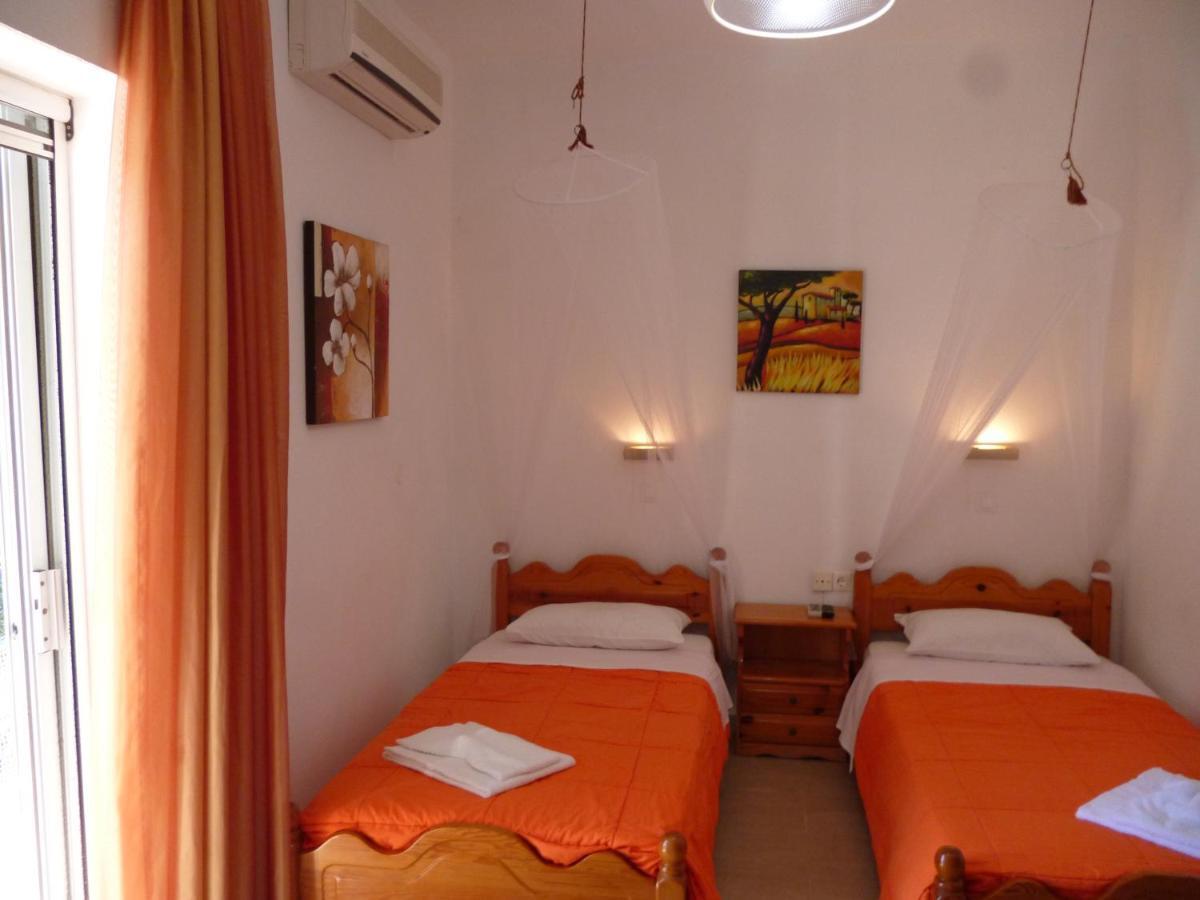 Kostas Apartments & Studios Agios Georgios Pagon Extérieur photo