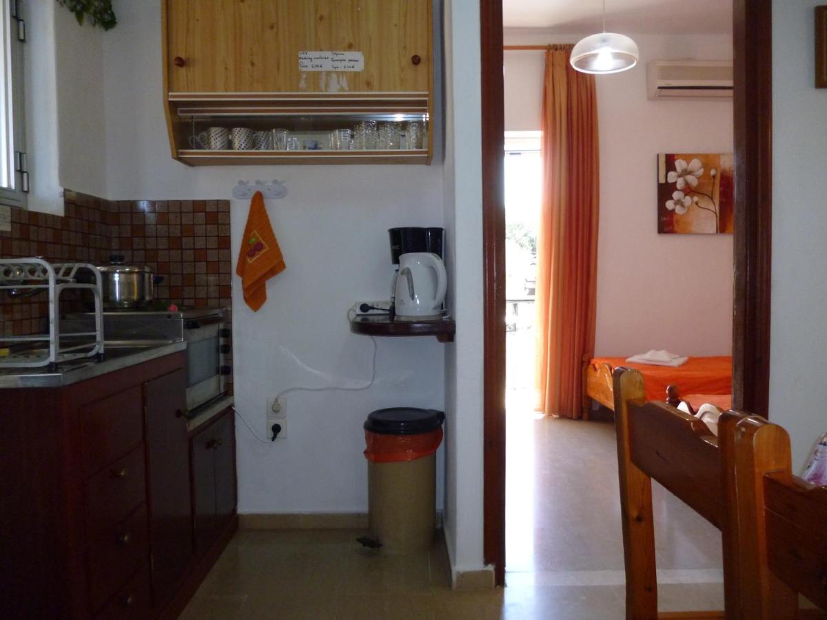 Kostas Apartments & Studios Agios Georgios Pagon Extérieur photo