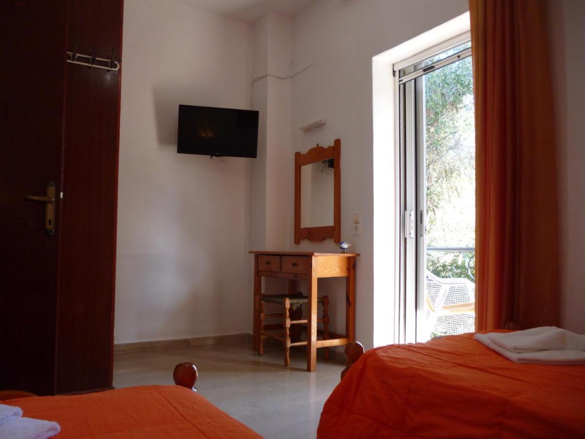 Kostas Apartments & Studios Agios Georgios Pagon Extérieur photo