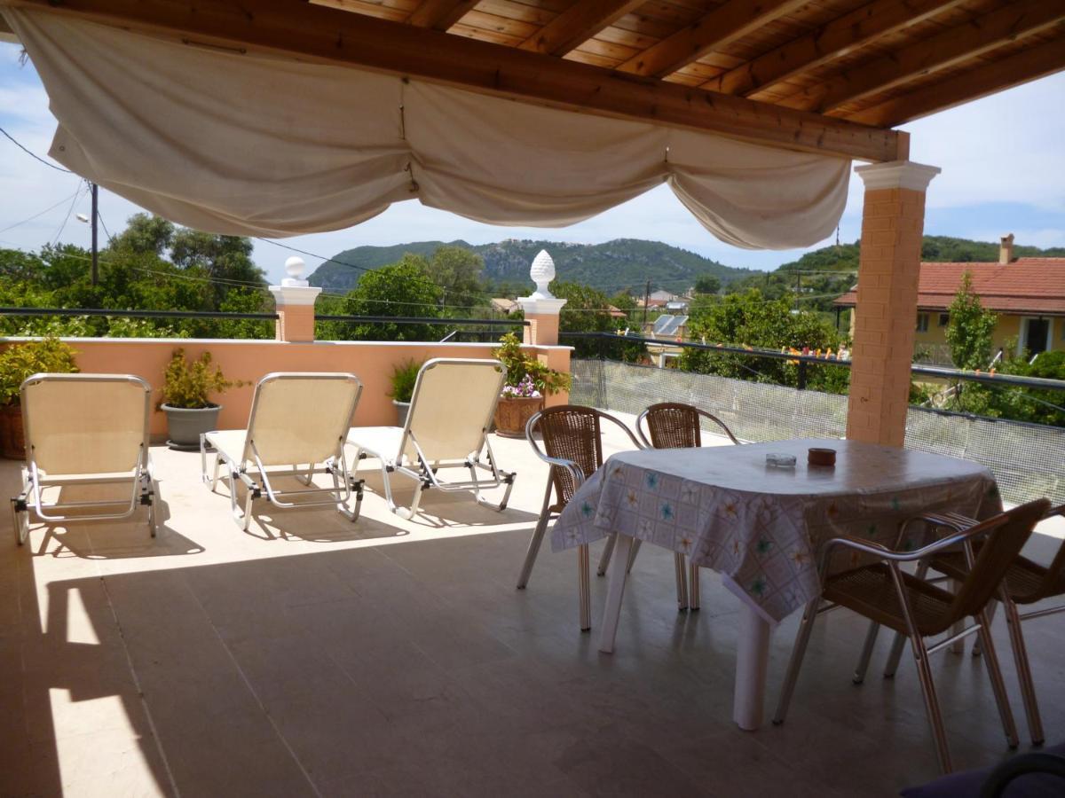Kostas Apartments & Studios Agios Georgios Pagon Extérieur photo