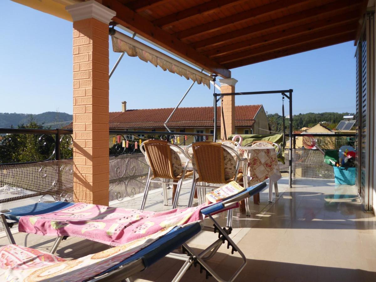 Kostas Apartments & Studios Agios Georgios Pagon Extérieur photo