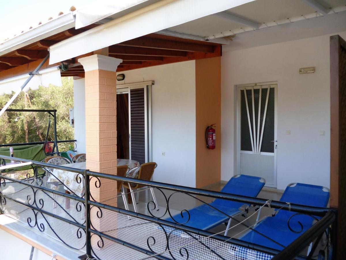 Kostas Apartments & Studios Agios Georgios Pagon Extérieur photo